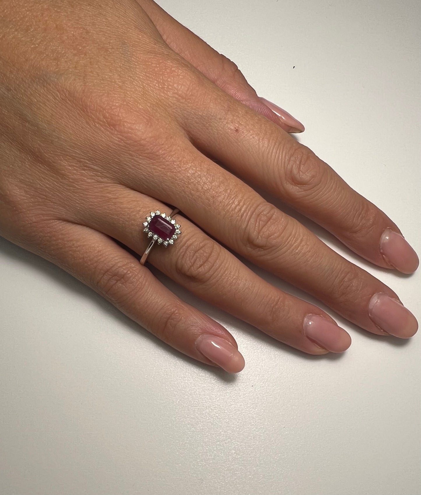 Anello in Oro Donna Crusado Collezione Bellaria Con Diamanti e Rubino-Kaidara Gioielli